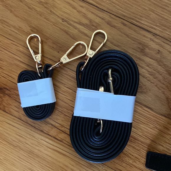 forever young black crossbody bag brand new! - Picture 2 of 7